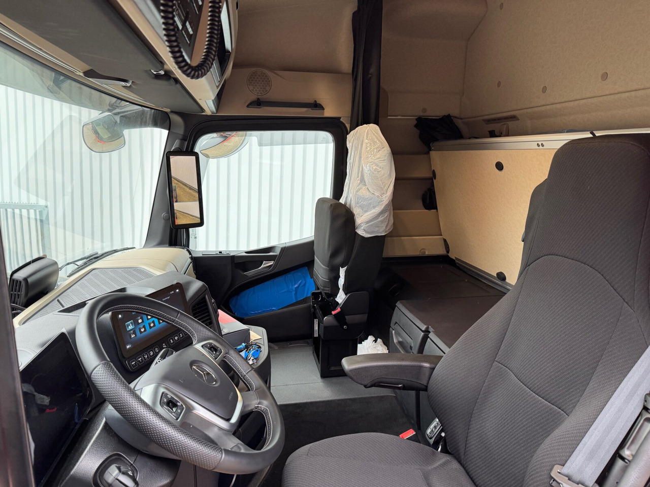 Mercedes-Benz Actros 2648 LS 6x2 Actros 2648 LS 6x2, Retarder, Liftachse, MirrorCam, StreamSpace, Navi, LED - Tractor unit: picture 3 Mercedes-Benz Actros 2648 LS 6x2 Actros 2648 LS 6x2, Retarder, Liftachse, MirrorCam, StreamSpace, Navi, LED - Tractor unit: picture 3