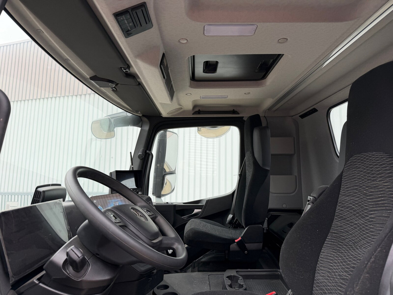 Mercedes-Benz Arocs 1840 K 4x2 Arocs 1840 K 4x2, MultimediaCockpit, 2x Nebenantrieb, NMV & Motorabtrieb - Tractor unit: picture 3 Mercedes-Benz Arocs 1840 K 4x2 Arocs 1840 K 4x2, MultimediaCockpit, 2x Nebenantrieb, NMV & Motorabtrieb - Tractor unit: picture 3