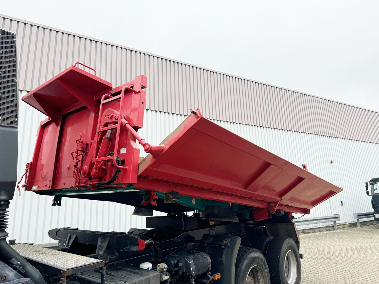 Tipper Trakker AD260T45W 6x6 Trakker AD260T45W 6x6, Bordmatik: picture 14