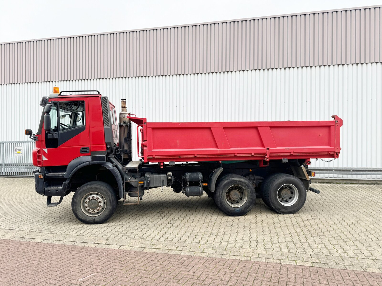 Tipper Trakker AD260T45W 6x6 Trakker AD260T45W 6x6, Bordmatik: picture 13