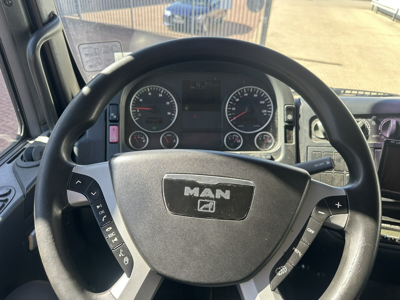 MAN TGA 18.360 LL 4x2 TGA 18.360 LL 4x2, Fahrschule - Truck: picture 5 MAN TGA 18.360 LL 4x2 TGA 18.360 LL 4x2, Fahrschule - Truck: picture 5