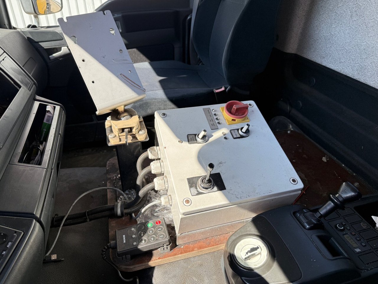 MAN TGM 18.290 4x2 LL TGM 18.290 4x2 LL, Hydr. Hubrahmen - Truck: picture 4 MAN TGM 18.290 4x2 LL TGM 18.290 4x2 LL, Hydr. Hubrahmen - Truck: picture 4