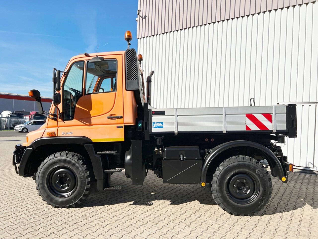 Unimog U 300 4x4 U 300 4x4, Kipper, Kommunalhydraulik, VarioPilot, Zapfwelle - Tipper, Municipal/ Special vehicle: picture 2 Unimog U 300 4x4 U 300 4x4, Kipper, Kommunalhydraulik, VarioPilot, Zapfwelle - Tipper, Municipal/ Special vehicle: picture 2