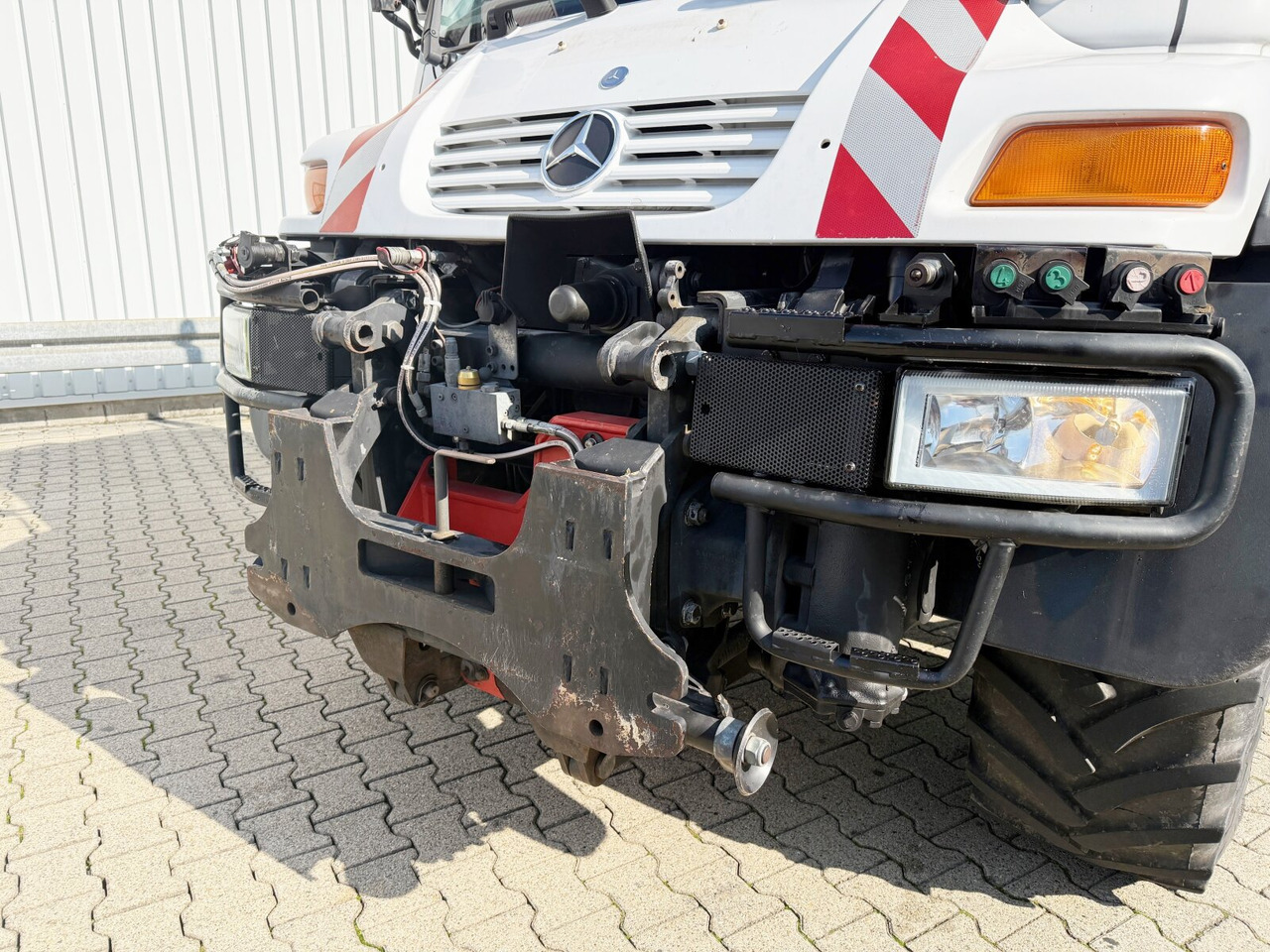 Mobile crane Unimog U400 4x4 U400 4x4, Frontzapfwelle, Heckkran Hiab XS 144-E4 HiDuo, Seilwinde, Funk: picture 10