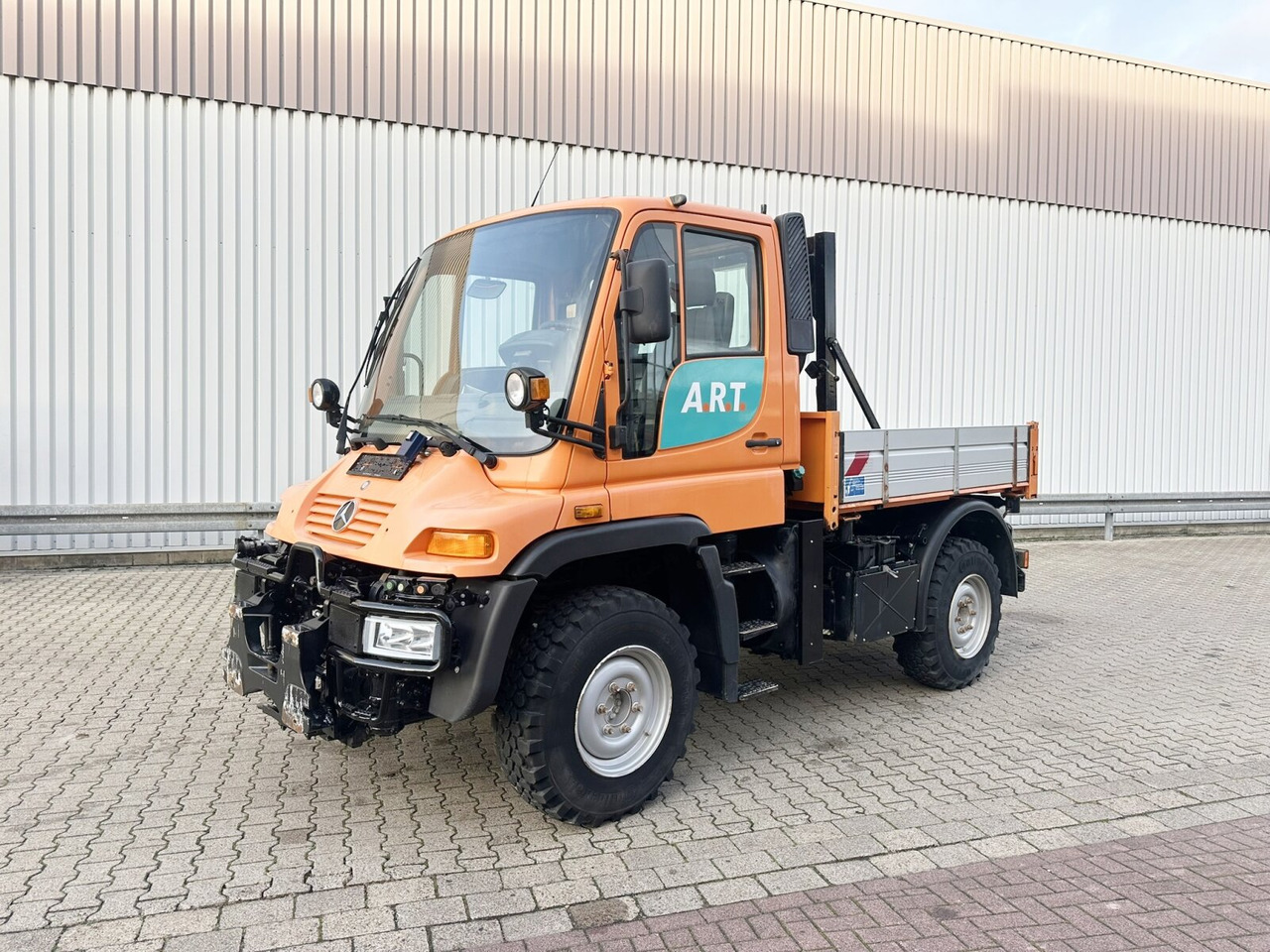 Unimog U300 405/10 4x4 U300 405/10 4x4, Kommunalhydraulik, Frontzapfwelle, Kipper - Van: picture 1 Unimog U300 405/10 4x4 U300 405/10 4x4, Kommunalhydraulik, Frontzapfwelle, Kipper - Van: picture 1