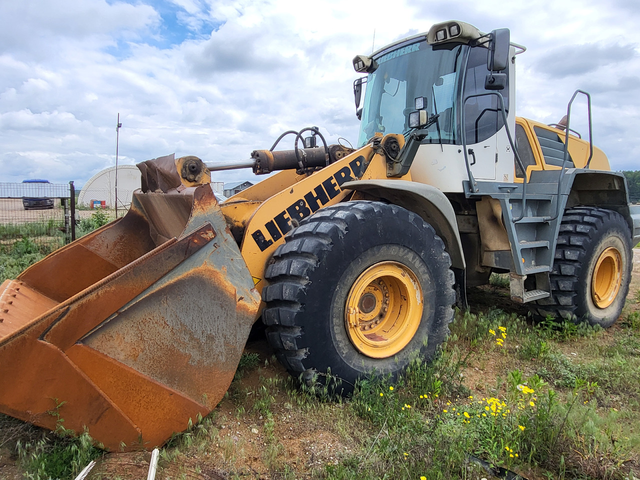 LIEBHERR L566 - Wheel loader: picture 1 LIEBHERR L566 - Wheel loader: picture 1