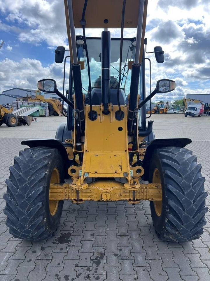 Wheel loader CAT 908 H: picture 17