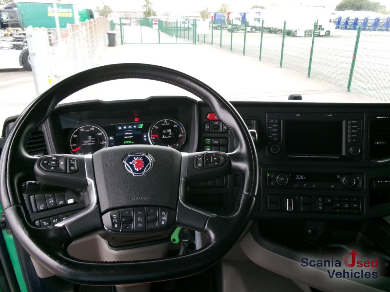 SCANIA R 450 A4x2EB 2 Tanks Standklima TOP!!! - Tractor unit: picture 2 SCANIA R 450 A4x2EB 2 Tanks Standklima TOP!!! - Tractor unit: picture 2