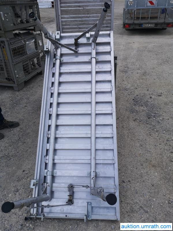 Posten Konvolut Zarges Plattform Laufsteg Bühne Überstieg Gehsteig Sockel Treppen Aluminium hochwertig - Workshop equipment: picture 3 Posten Konvolut Zarges Plattform Laufsteg Bühne Überstieg Gehsteig Sockel Treppen Aluminium hochwertig - Workshop equipment: picture 3