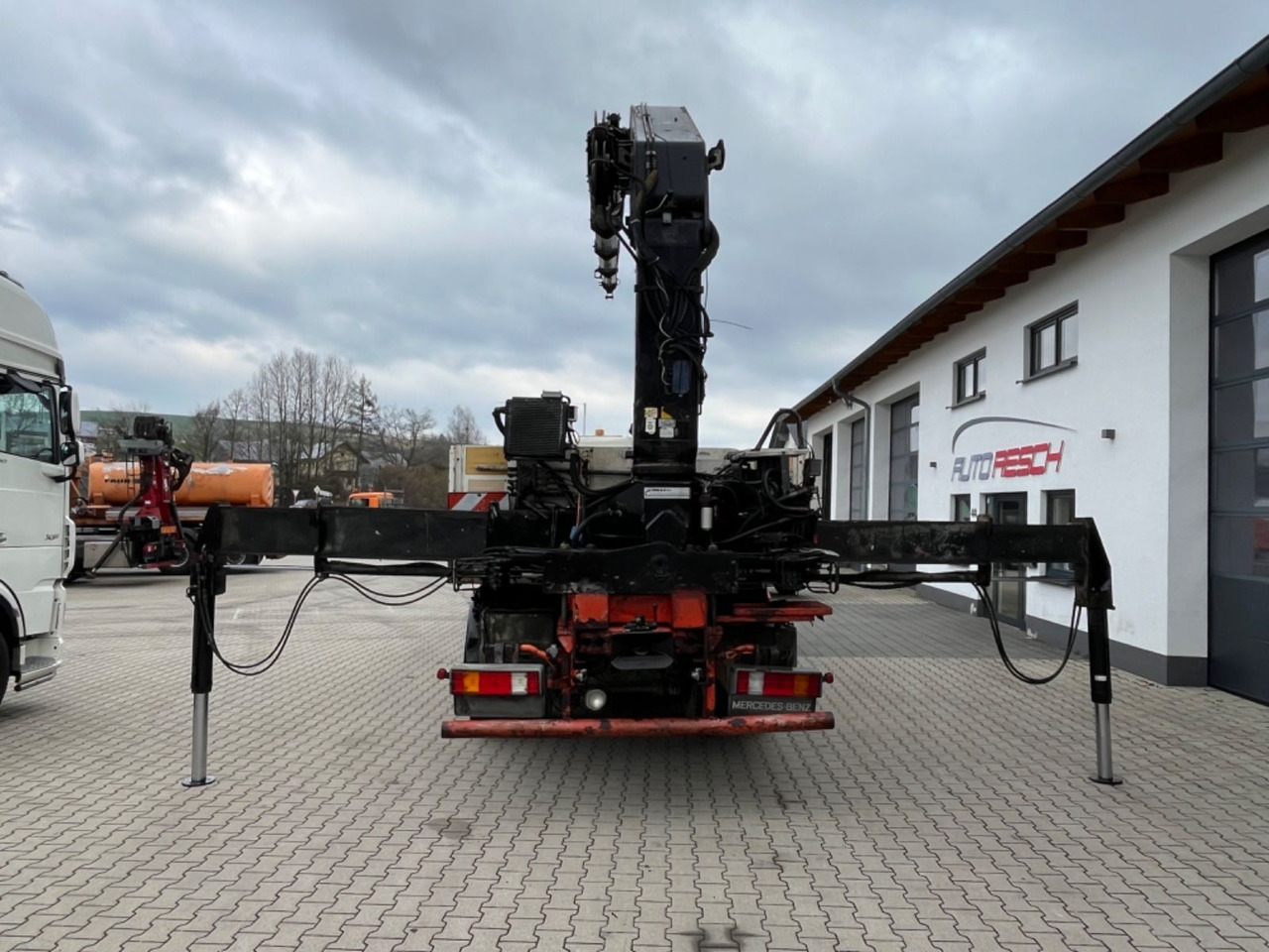 Dropside/ Flatbed truck, Crane truck Mercedes-Benz SK 2635 6x4 V8 Pritsche mit HIAB 300-4: picture 15