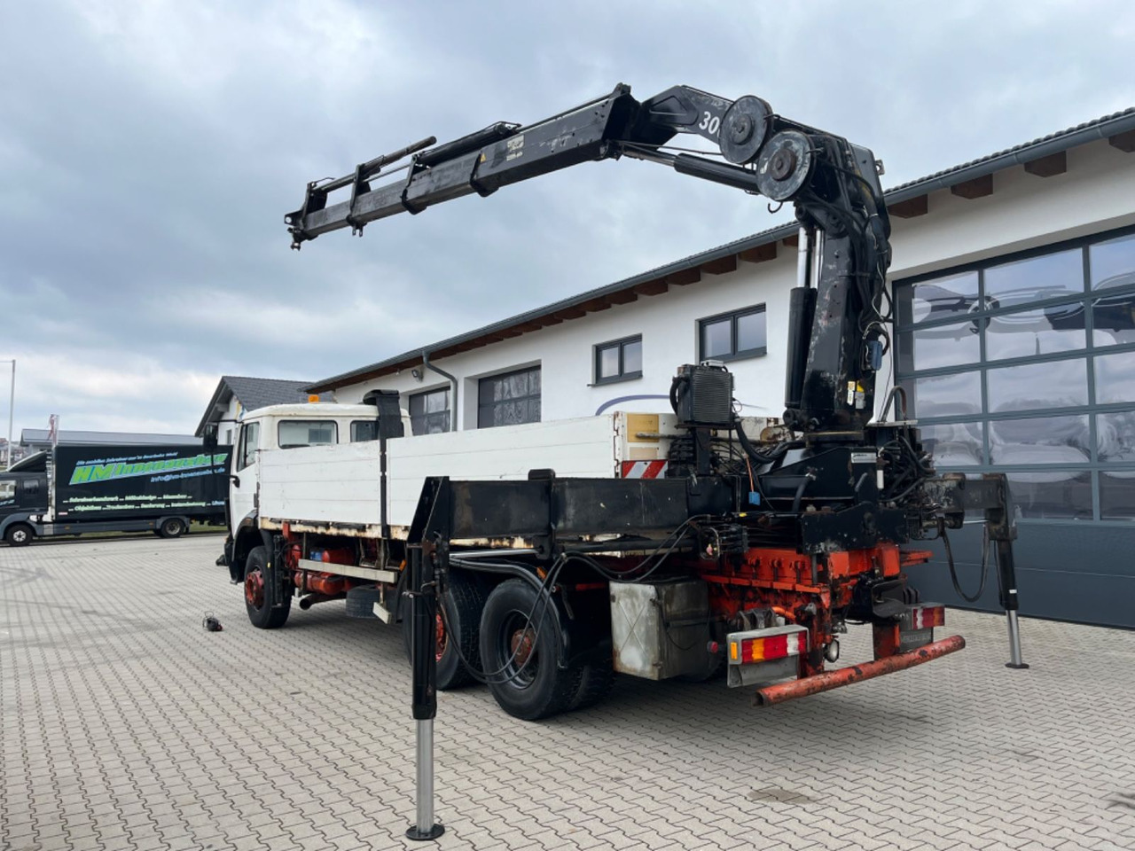 Dropside/ Flatbed truck, Crane truck Mercedes-Benz SK 2635 6x4 V8 Pritsche mit HIAB 300-4: picture 8