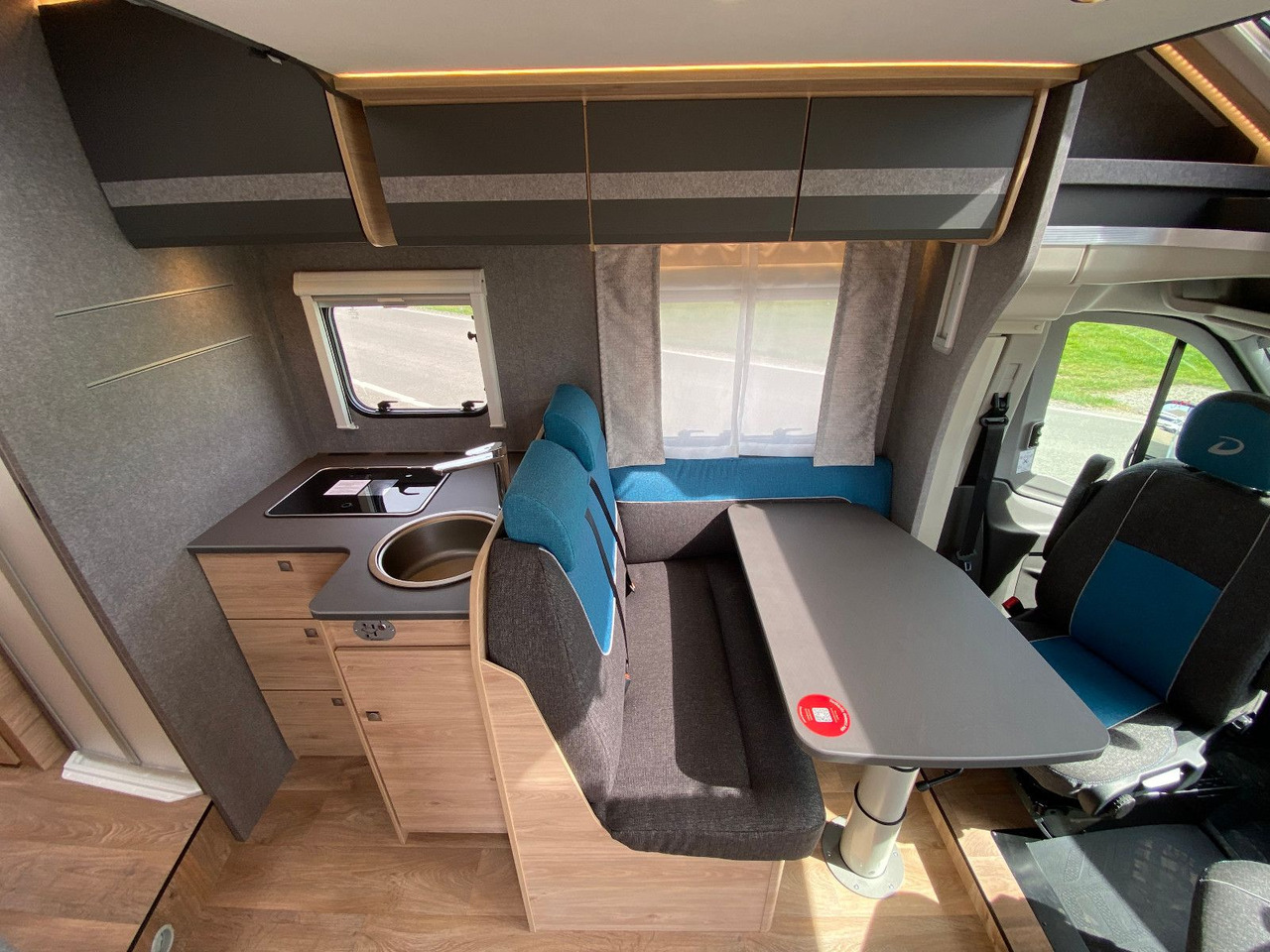 Semi-integrated motorhome Dethleffs Just Go T 7055 EB, Hubbett, Markise, Navi+RFK: picture 15