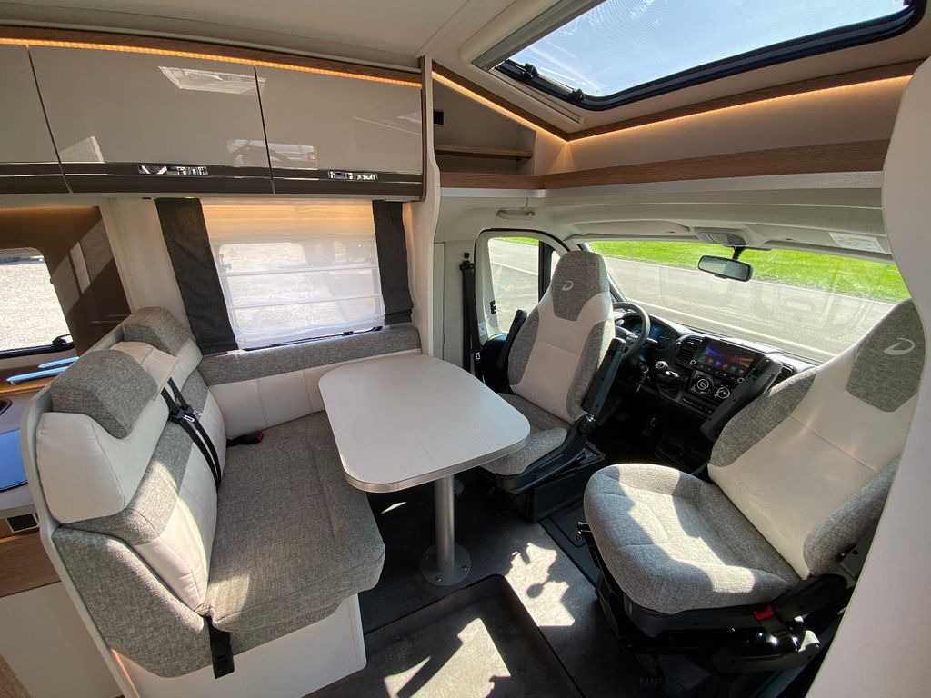 Semi-integrated motorhome Dethleffs Trend T 6717 EB, SAT,RFK, Längsbetten, AHK: picture 11