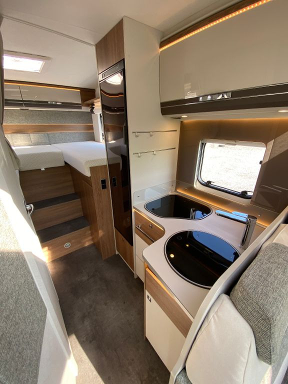 Semi-integrated motorhome Dethleffs Trend T 6717 EB, SAT,RFK, Längsbetten, AHK: picture 15
