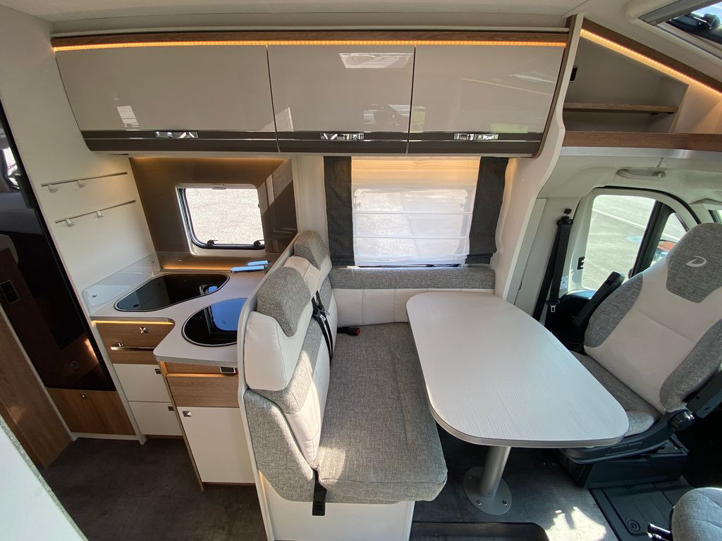 Semi-integrated motorhome Dethleffs Trend T 6717 EB, SAT,RFK, Längsbetten, AHK: picture 17
