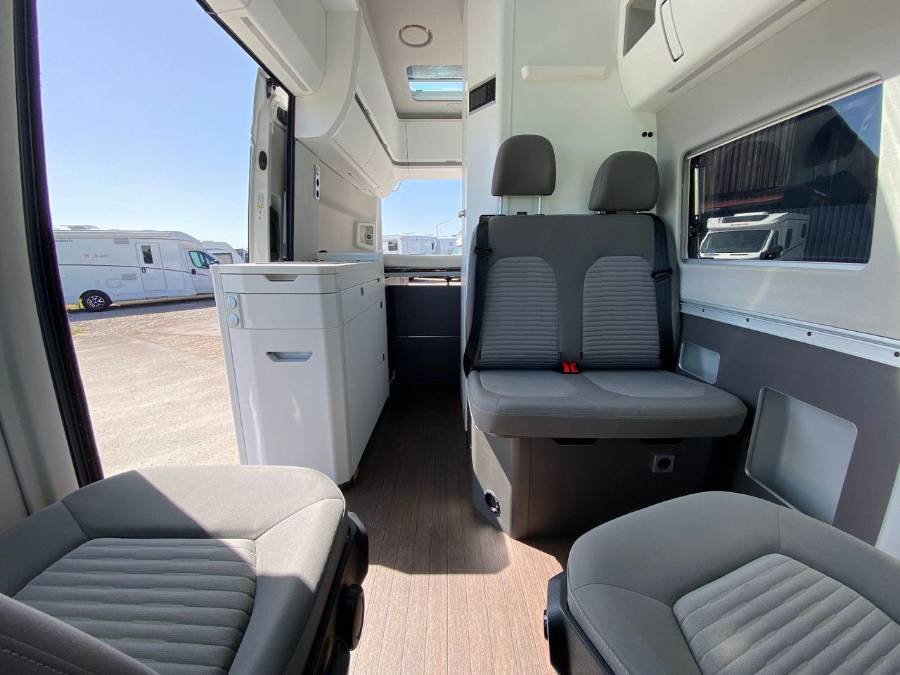 Camper van Volkswagen Grand California 600 FW, 3/4 Bett: picture 9