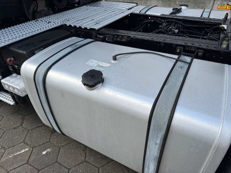 Tractor unit MAN TGX 18.420 XLX / 2 Tanks / 2 In stock..!!! / TUV: 5-2026 / NL Truck: picture 16