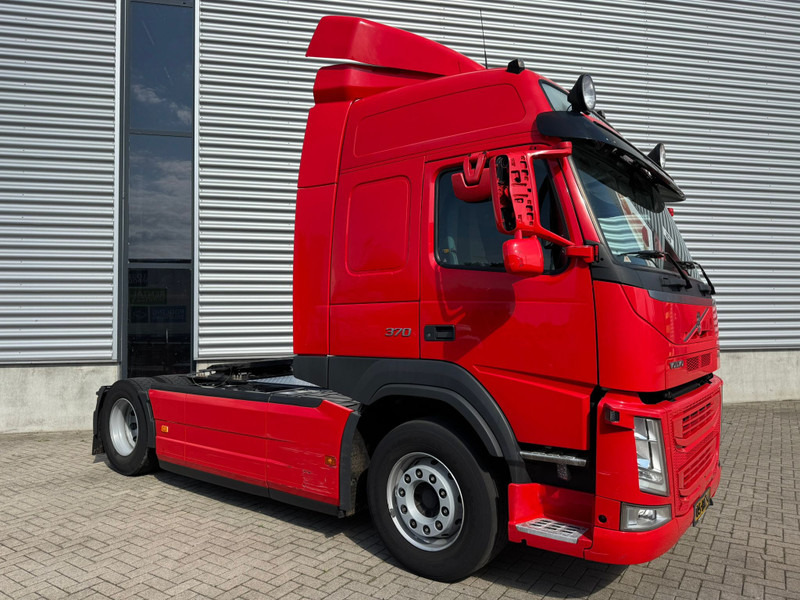 Volvo FM 370 / I-Shift / 2 Tanks / NL Truck - Tractor unit: picture 2 Volvo FM 370 / I-Shift / 2 Tanks / NL Truck - Tractor unit: picture 2