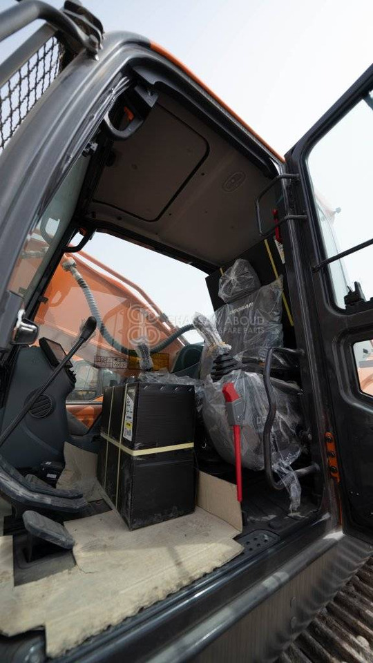 DOOSAN DX450 LCA-7M CRAWLER EXCAVATOR OPERATING WEIGHT 45 TON WITH 2.1 CBM BUCKET (HEAVY DUTY) SHOE 600MM MY2023 - Crawler excavator: picture 5 DOOSAN DX450 LCA-7M CRAWLER EXCAVATOR OPERATING WEIGHT 45 TON WITH 2.1 CBM BUCKET (HEAVY DUTY) SHOE 600MM MY2023 - Crawler excavator: picture 5