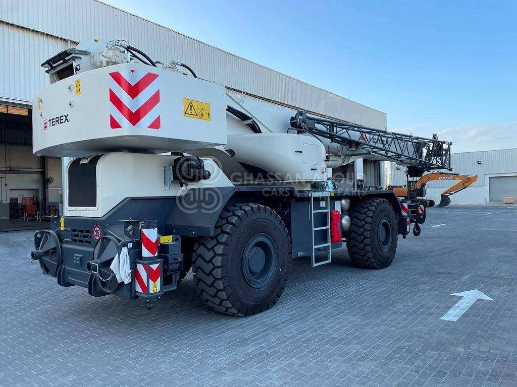 TEREX RT1070 70-ton Capacity Class Rough Terrain crane MY23 - Rough terrain crane: picture 3 TEREX RT1070 70-ton Capacity Class Rough Terrain crane MY23 - Rough terrain crane: picture 3