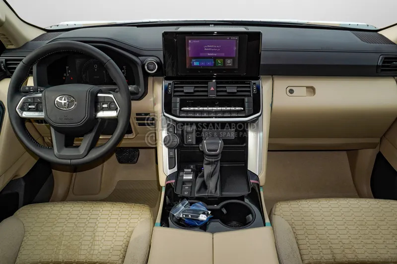 SUV Toyota Land Cruiser 300: picture 7