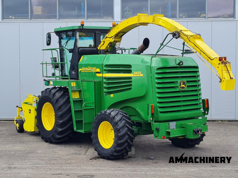 John Deere 7400 forage harvester - Forage harvester: picture 2 John Deere 7400 forage harvester - Forage harvester: picture 2