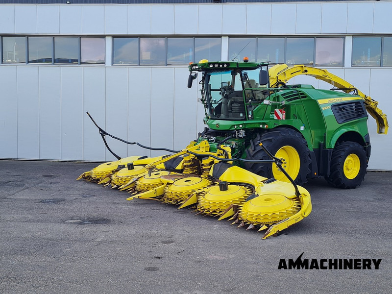 John Deere 9900 forage harvester - Forage harvester: picture 1 John Deere 9900 forage harvester - Forage harvester: picture 1