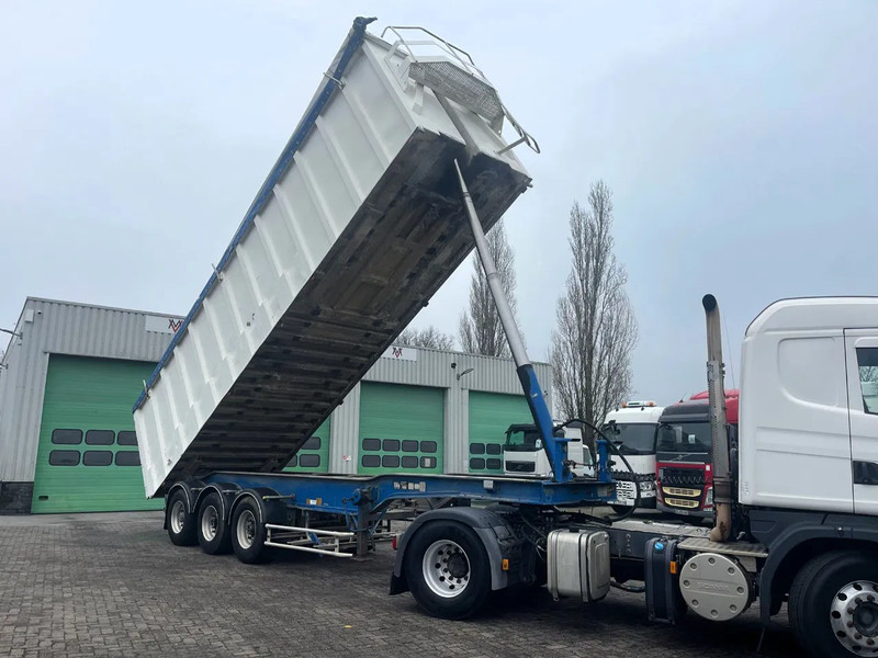 Benalu 50 m3, 5660 kg, 3 axels SPRING - Tipper semi-trailer: picture 3 Benalu 50 m3, 5660 kg, 3 axels SPRING - Tipper semi-trailer: picture 3