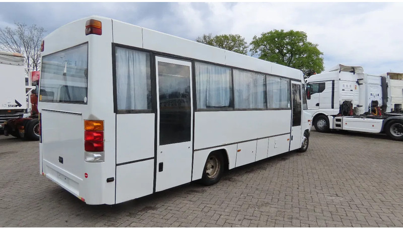Mercedes-Benz 815 D 31 places! Manual injection - Bus: picture 3 Mercedes-Benz 815 D 31 places! Manual injection - Bus: picture 3