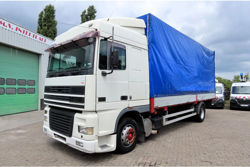 DAF XF 95.430 Manual diesel injection! Manual gearbox! - Curtainsider truck: picture 1 DAF XF 95.430 Manual diesel injection! Manual gearbox! - Curtainsider truck: picture 1