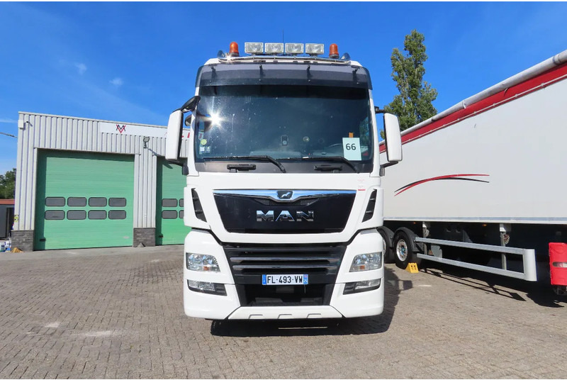MAN TGX 26.470 ' AS NEW' condition, lift axel, moving axel, edscha, video back, etc, etc, etc - Curtainsider truck: picture 2 MAN TGX 26.470 ' AS NEW' condition, lift axel, moving axel, edscha, video back, etc, etc, etc - Curtainsider truck: picture 2