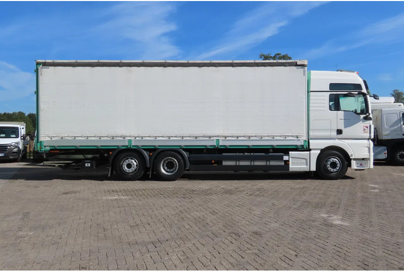 MAN TGX 26.470 ' AS NEW' condition, lift axel, moving axel, edscha, video back, etc, etc, etc - Curtainsider truck: picture 4 MAN TGX 26.470 ' AS NEW' condition, lift axel, moving axel, edscha, video back, etc, etc, etc - Curtainsider truck: picture 4