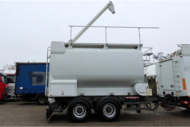 Samro AUGER + Air. 4 comp. - Tank trailer: picture 3 Samro AUGER + Air. 4 comp. - Tank trailer: picture 3