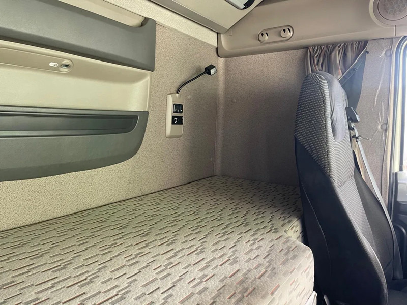 Tractor unit DAF XF 510 MANUAL GEARBOX! PARKING AIRCO, FRIGO: picture 20