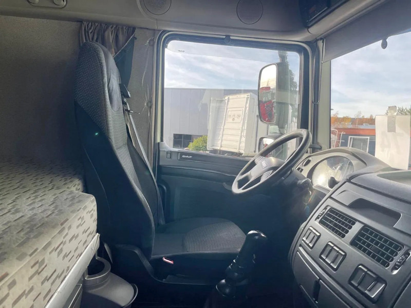 Tractor unit DAF XF 510 MANUAL GEARBOX! PARKING AIRCO, FRIGO: picture 17