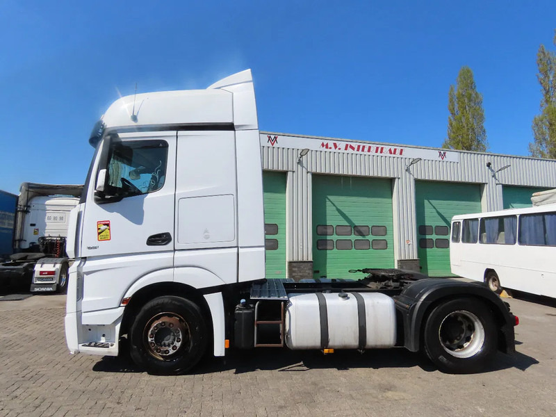 Mercedes-Benz Actros 1851 EURO EVV, 831300 km original! RETARDER, 2 tanks - Tractor unit: picture 5 Mercedes-Benz Actros 1851 EURO EVV, 831300 km original! RETARDER, 2 tanks - Tractor unit: picture 5