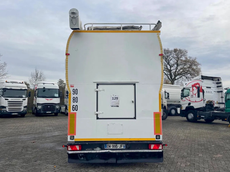 Trouillet TSCI AUGER + AIR 4 COMP, SAF DISC BRAKES, AIR SUSP. - Tank trailer: picture 4 Trouillet TSCI AUGER + AIR 4 COMP, SAF DISC BRAKES, AIR SUSP. - Tank trailer: picture 4