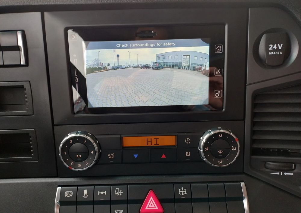 New Tractor unit Mercedes-Benz Actros: picture 6