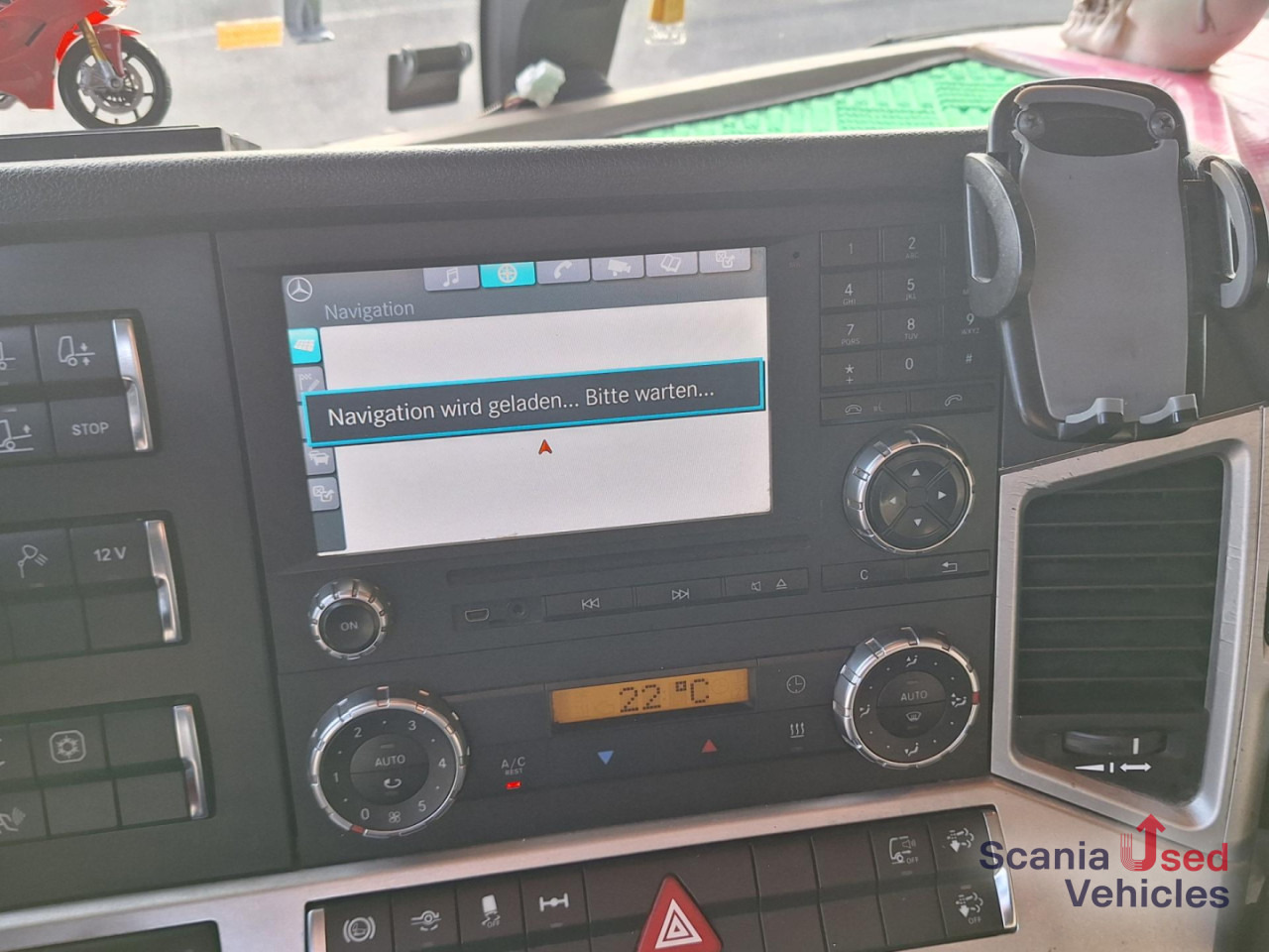 MERCEDES-BENZ Actros 1848 Lowliner Komplettzug Trailer 2015 !! - Tractor unit: picture 4 MERCEDES-BENZ Actros 1848 Lowliner Komplettzug Trailer 2015 !! - Tractor unit: picture 4