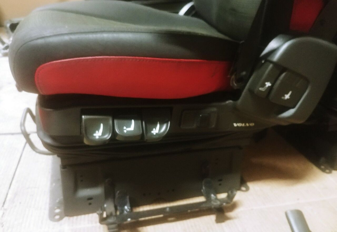 Volvo SET OF 2 PNEUMATIC AIR S, LEFT AND RIGHT, LHD Volvo FH4 - Seat for Truck: picture 5 Volvo SET OF 2 PNEUMATIC AIR S, LEFT AND RIGHT, LHD Volvo FH4 - Seat for Truck: picture 5