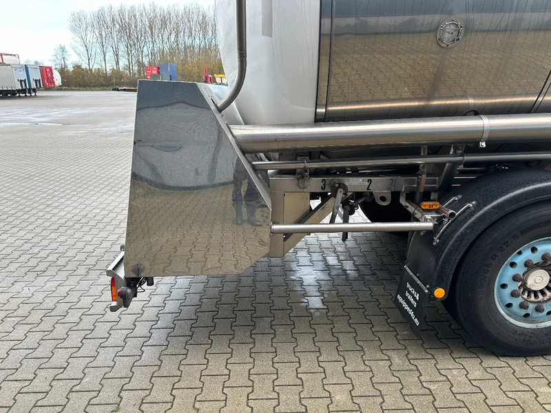 Tank semi-trailer for transportation of food Feldbinder LEBENSMITTEL / LEVENSMIDDELEN FOOD / 33.500L / 3-COMP / PUMPE / INOX / NL-trailer / APK: 07-2026: picture 20 Tank semi-trailer for transportation of food Feldbinder LEBENSMITTEL / LEVENSMIDDELEN FOOD / 33.500L / 3-COMP / PUMPE / INOX / NL-trailer / APK: 07-2026: picture 20