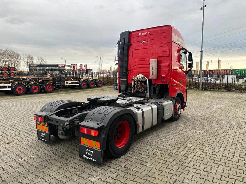 Volvo FH Globetrotter 4x2 ADR (EXII, EXIII, FL, AT) EURO-6 VEB 519.403km NL valid ADR/APK: 6/2026 - Tractor unit: picture 4 Volvo FH Globetrotter 4x2 ADR (EXII, EXIII, FL, AT) EURO-6 VEB 519.403km NL valid ADR/APK: 6/2026 - Tractor unit: picture 4