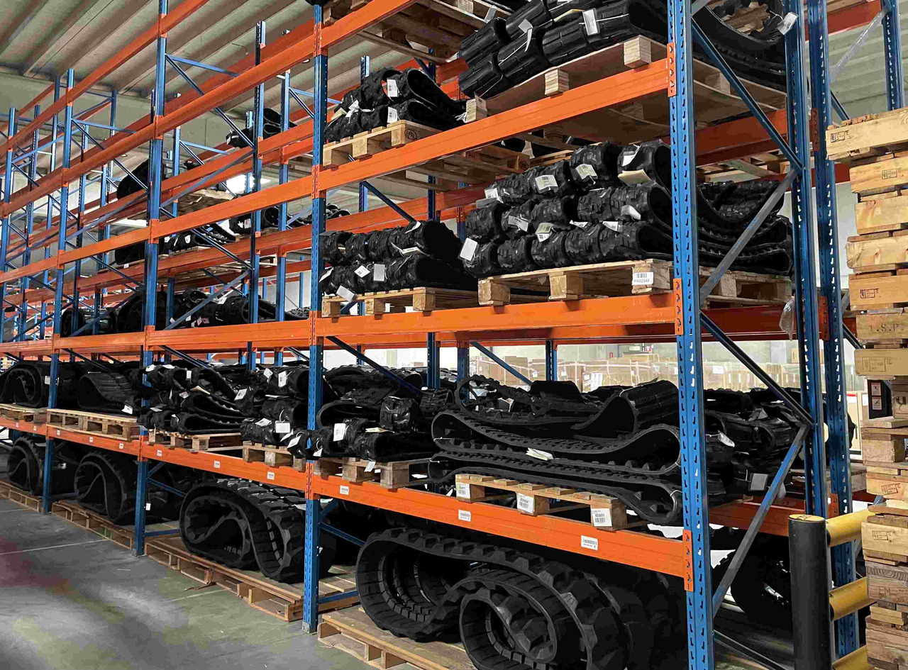 New Track for Tracked tractor CASE IH Quatrac 30"x6"x42 & 36"x6"x42: picture 7