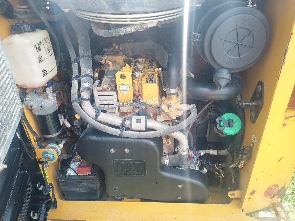 Skid steer loader CATERPILLAR 262 D   XPS: picture 8