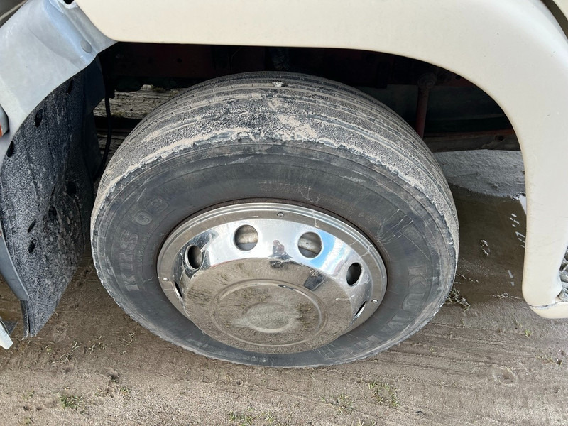 Iveco 120E18 - 3 HORSES - MANUAL - STEEL SUSPENSION - Box van: picture 5 Iveco 120E18 - 3 HORSES - MANUAL - STEEL SUSPENSION - Box van: picture 5