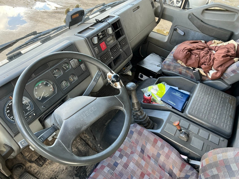 Iveco 120E18 - 3 HORSES - MANUAL - STEEL SUSPENSION - Box van: picture 4 Iveco 120E18 - 3 HORSES - MANUAL - STEEL SUSPENSION - Box van: picture 4