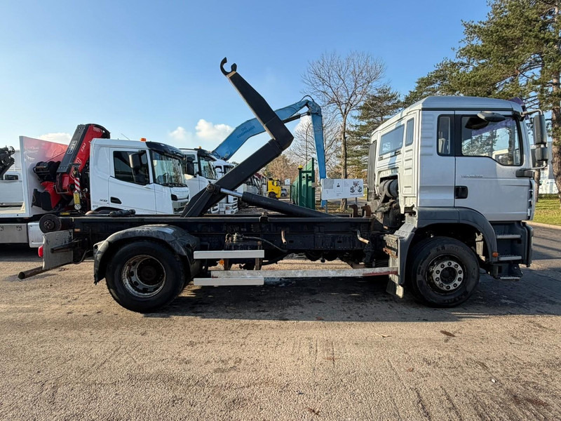 MAN TGA 18.350 4x2 19T HOOKLIFT / ABROLLKIPPER / GANCHO / AMPLIROL - EURO 3 - AS TRONIC AUTOMATIC - Hook lift truck: picture 4 MAN TGA 18.350 4x2 19T HOOKLIFT / ABROLLKIPPER / GANCHO / AMPLIROL - EURO 3 - AS TRONIC AUTOMATIC - Hook lift truck: picture 4
