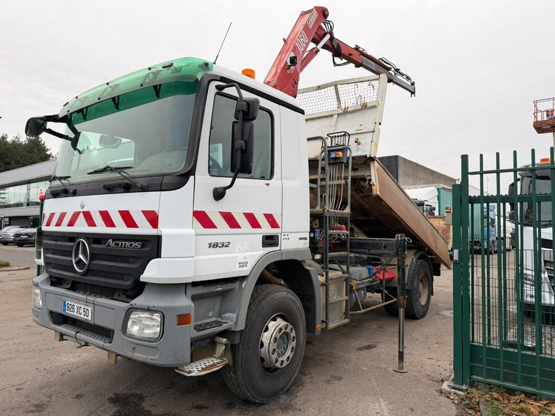 Mercedes-Benz ACTROS 1832 MP2 4x2 2-WAY TIPPER + CRANE - HMF 1063 K 2 - 5/6F - BORDMATIC - EPS 3 PEDALES - BIG AXLE HUB REDUCTION - 356.000km - FR TRUCK - Tipper, Crane truck: picture 3 Mercedes-Benz ACTROS 1832 MP2 4x2 2-WAY TIPPER + CRANE - HMF 1063 K 2 - 5/6F - BORDMATIC - EPS 3 PEDALES - BIG AXLE HUB REDUCTION - 356.000km - FR TRUCK - Tipper, Crane truck: picture 3