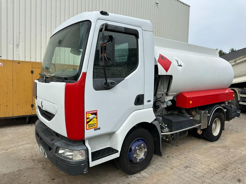 Renault MIDLUM 150 FUEL TANKER / CITERNE MAZOUT - 6500L - 3 COMPARTIMENTS - *ENGINE PROBLEM* - Tank truck: picture 1 Renault MIDLUM 150 FUEL TANKER / CITERNE MAZOUT - 6500L - 3 COMPARTIMENTS - *ENGINE PROBLEM* - Tank truck: picture 1
