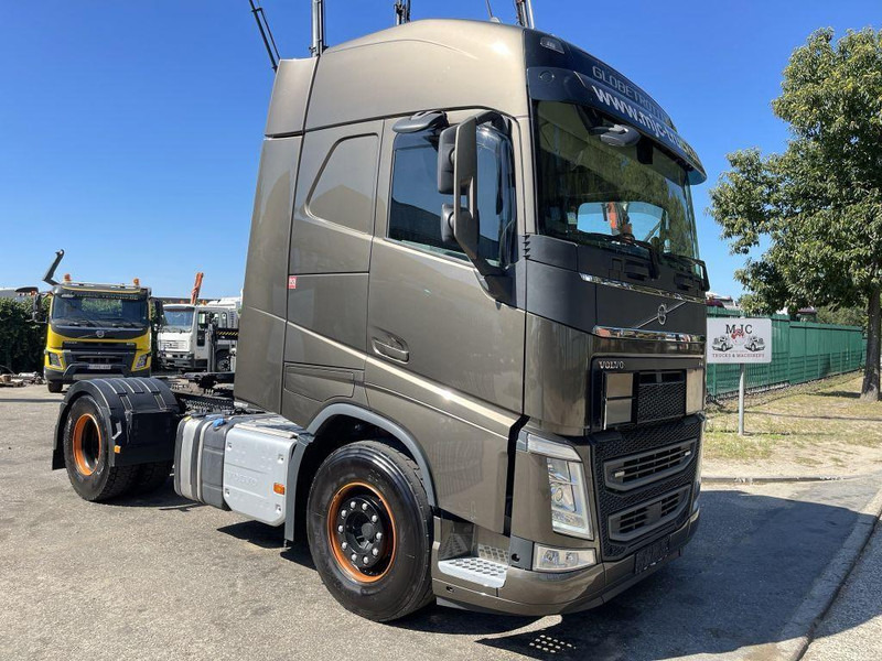 Volvo FH 460 ADR ACC + Dynamic Steering - I-park Cool - Lane Keeping Support - collision warning - leather - ... BE Truck - Tractor unit: picture 1 Volvo FH 460 ADR ACC + Dynamic Steering - I-park Cool - Lane Keeping Support - collision warning - leather - ... BE Truck - Tractor unit: picture 1